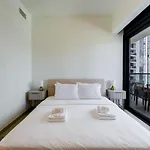 Stylish 2 Bed With Stunning Burj Khalifa View In Downtown