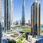 Stylish 2 Bed With Stunning Burj Khalifa View In Downtown